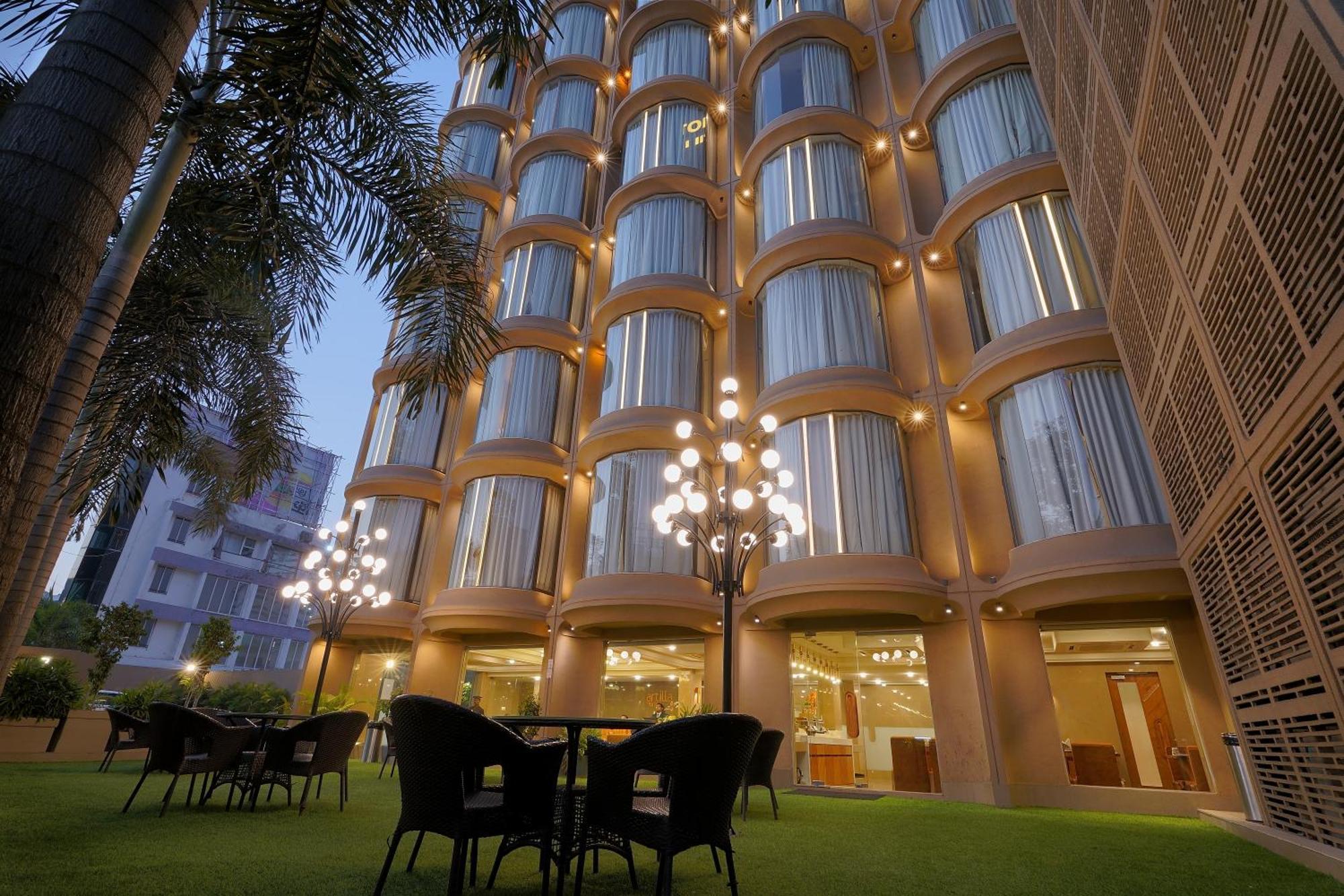 Artilla Inn Ahmedabad Ngoại thất bức ảnh