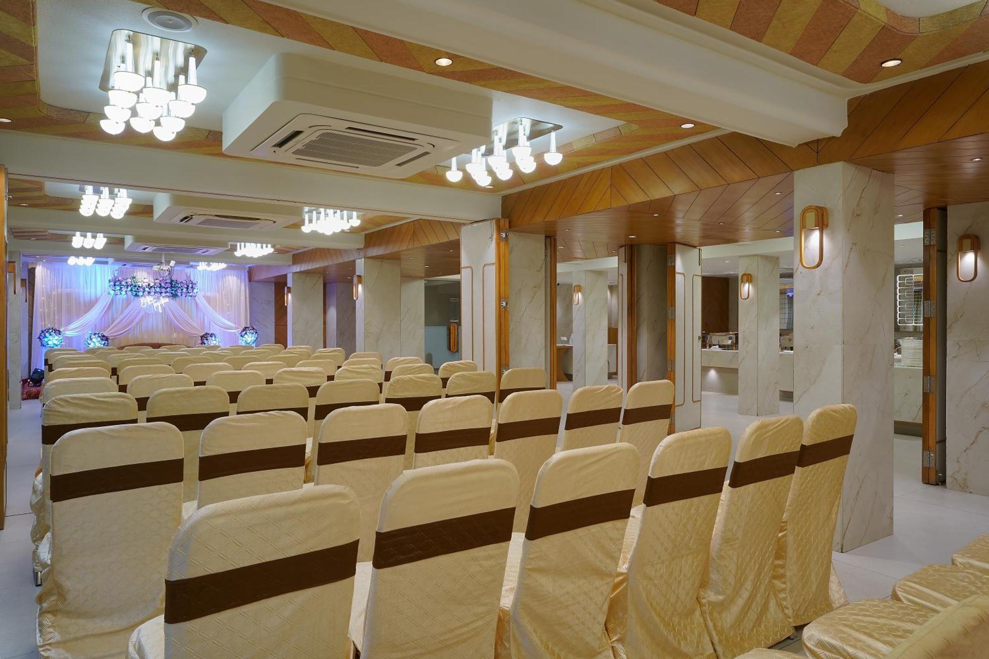 Artilla Inn Ahmedabad Ngoại thất bức ảnh