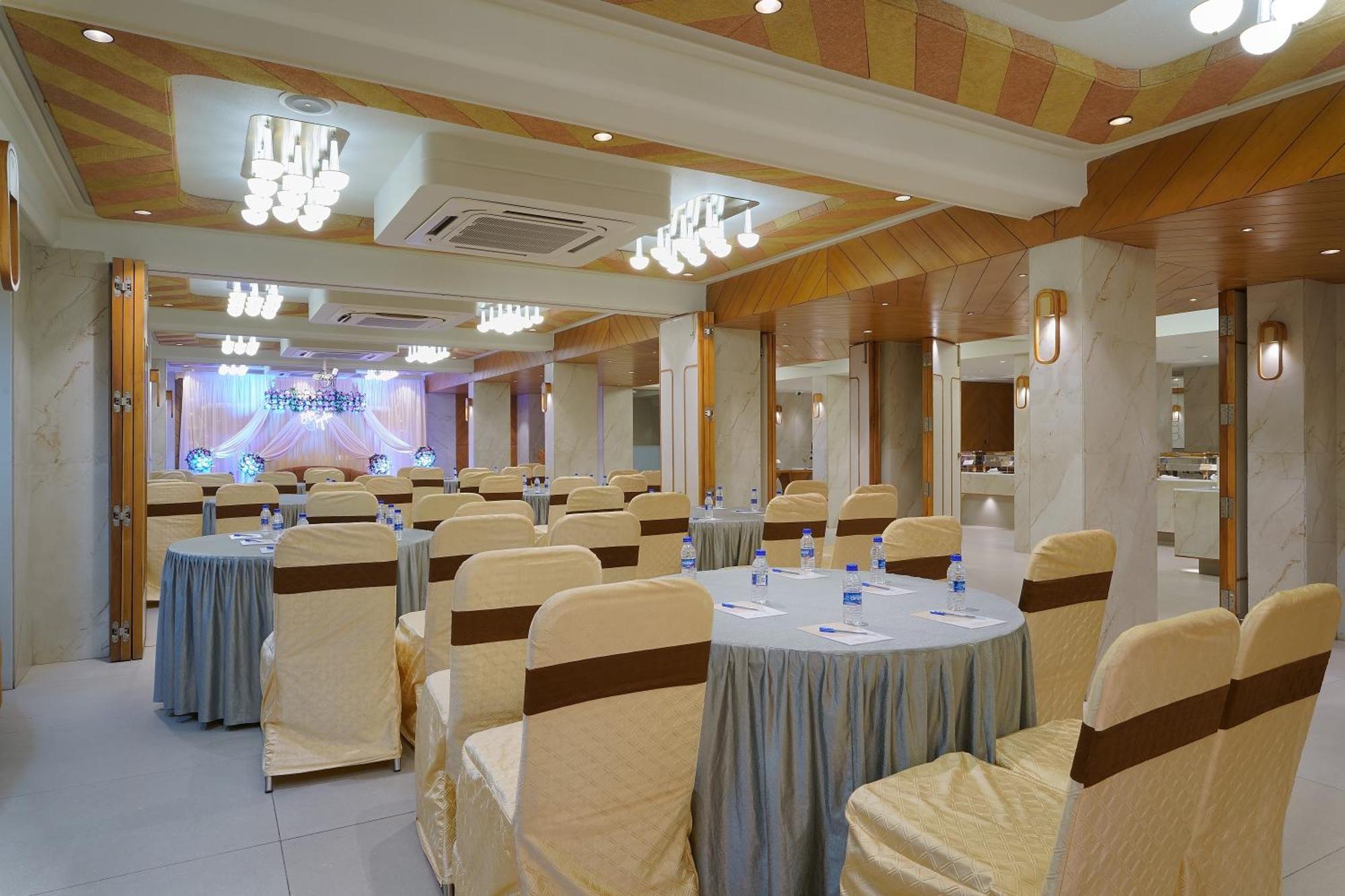 Artilla Inn Ahmedabad Ngoại thất bức ảnh