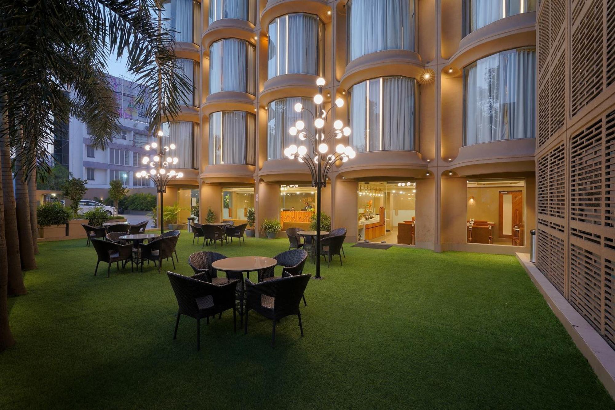 Artilla Inn Ahmedabad Ngoại thất bức ảnh