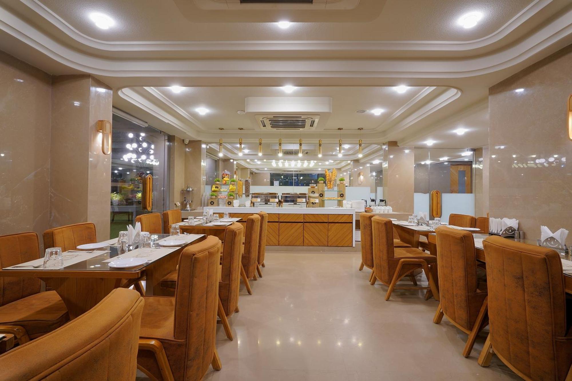 Artilla Inn Ahmedabad Ngoại thất bức ảnh