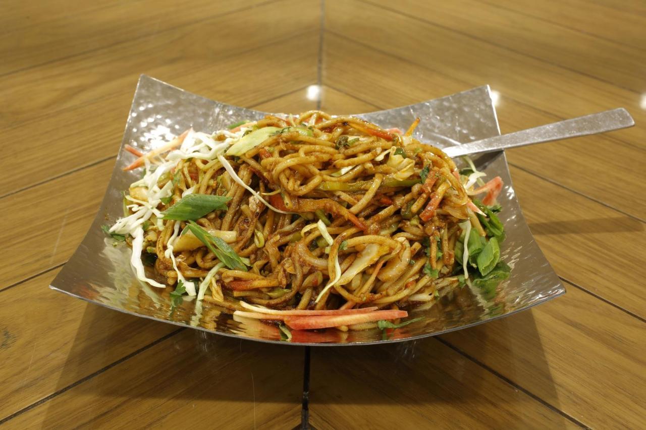 Artilla Inn Ahmedabad Ngoại thất bức ảnh