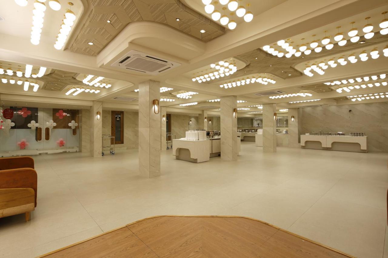 Artilla Inn Ahmedabad Ngoại thất bức ảnh
